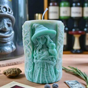 Handmade ✦ Witchcraft Owl Candle ✦ Vanilla Oatmeal Raisin Soy Wax Gothic NWT